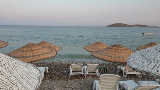 beach-uhd_3840_2160_30fps